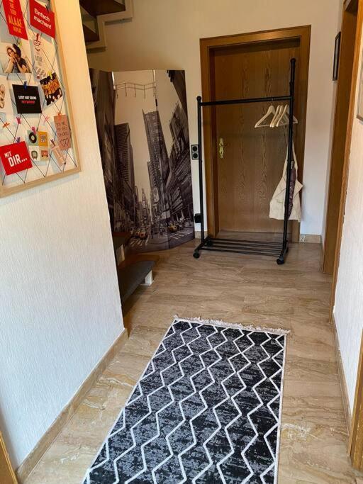 2 Schlaf- & 2 Badezimmer - Direkte Busverbindung Bis Koeln Hbf, Messe Appartement