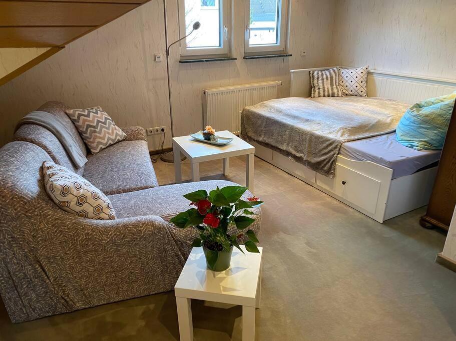 2 Schlaf- & 2 Badezimmer - Direkte Busverbindung Bis Koeln Hbf, Messe *
