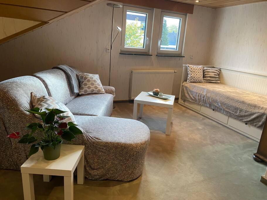 Appartement 2 Schlaf- & 2 Badezimmer - Direkte Busverbindung Bis Koeln Hbf, Messe