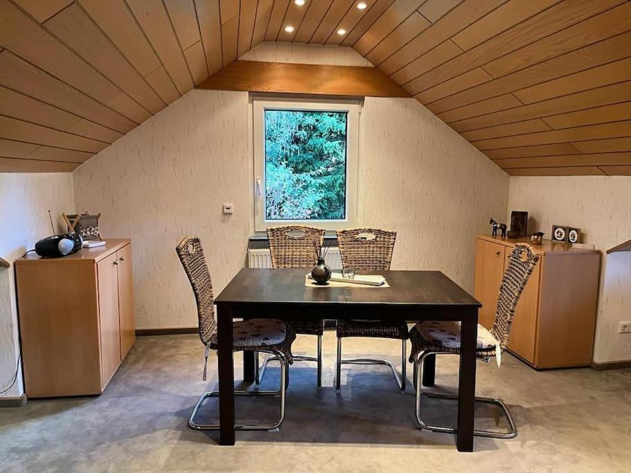 2 Schlaf- & 2 Badezimmer - Direkte Busverbindung Bis Koeln Hbf, Messe Appartement